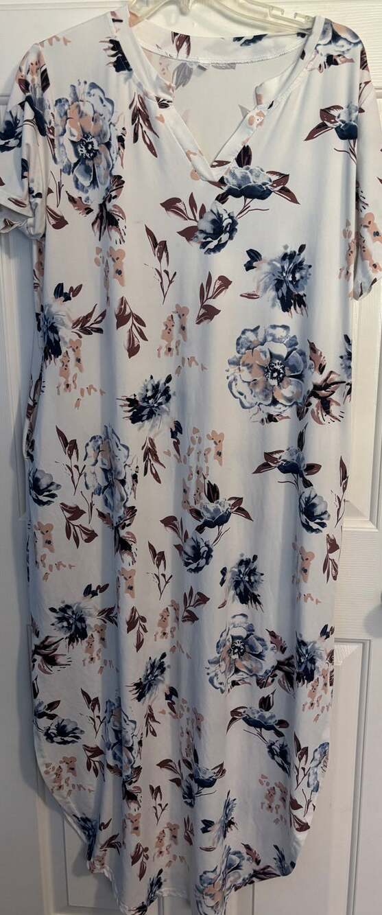 Boutique Maxi Dress Womens 2XL White Blue Pink Floral Pockets Split Neck Kaftan